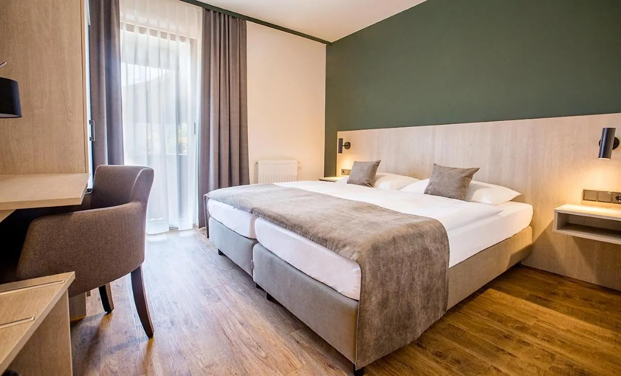Hotel Das Essigmanngut Anif 3*,